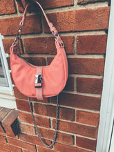 Load image into Gallery viewer, Vintage mini hoop
