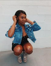 Load image into Gallery viewer, Cropped Denim Jacket
