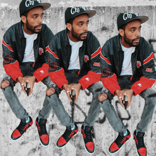 Load image into Gallery viewer, Vtg 90s Starter NBA Chicago Bulls Jacket
